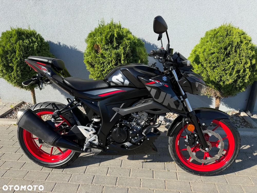 Suzuki GSX - 2