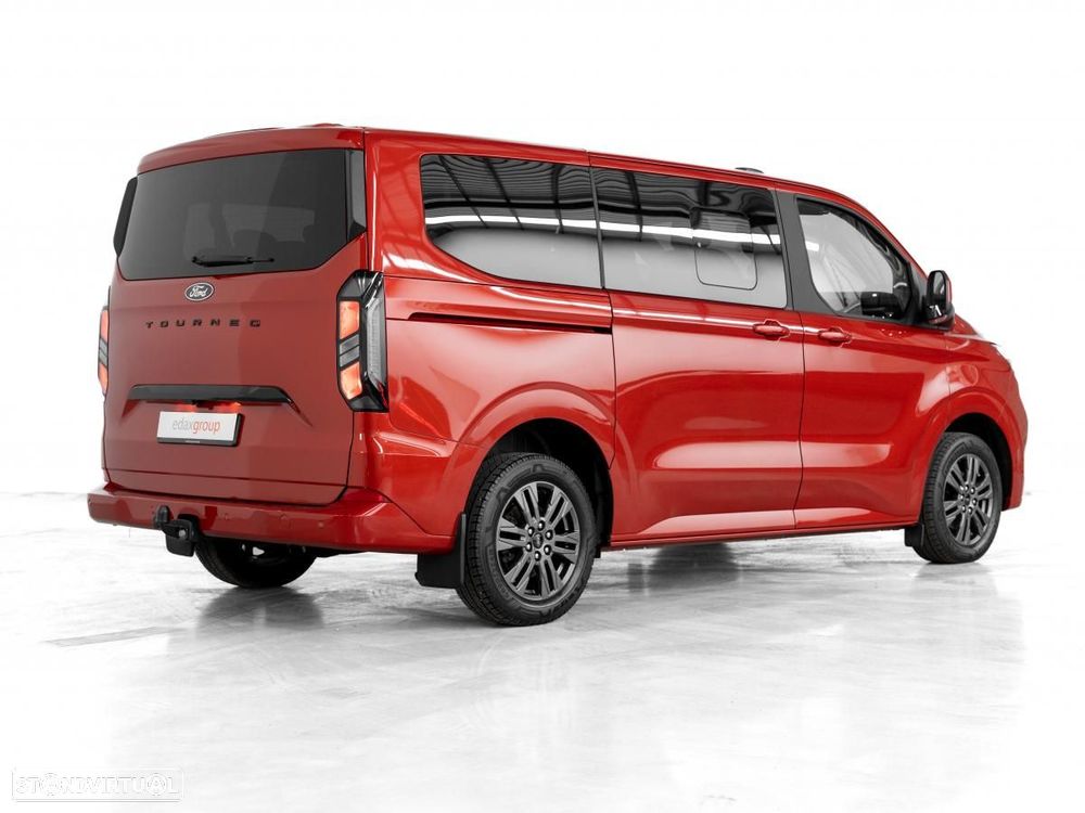 Ford Tourneo Custom L1H1 VA Auto Titanium — fotografia 3