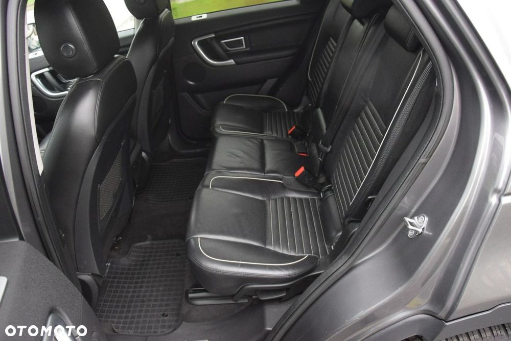 Land Rover Discovery Sport D150 R-Dynamic - 32