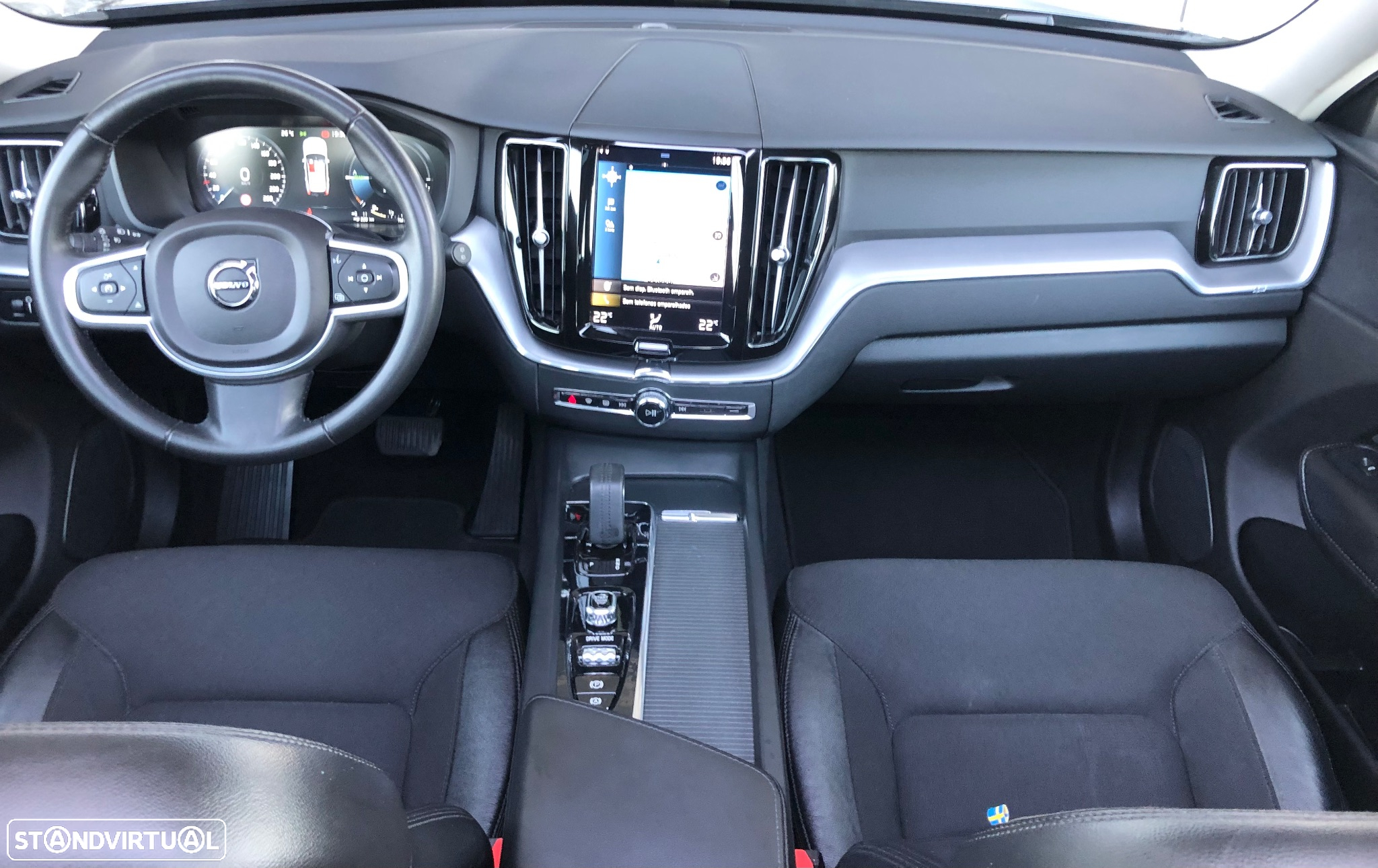Volvo XC 60 2.0 T6 PHEV R-Design Expression AWD - 40