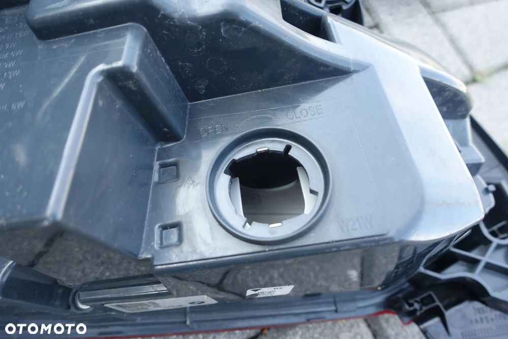 LAMPA PRAWY TYŁ BMW F22 F23 LED LIFT 17-21r. - 10