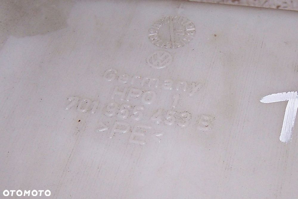 ZBIORNICZEK SPRYSKIWACZY VW TRANSPORTER T4 - 3