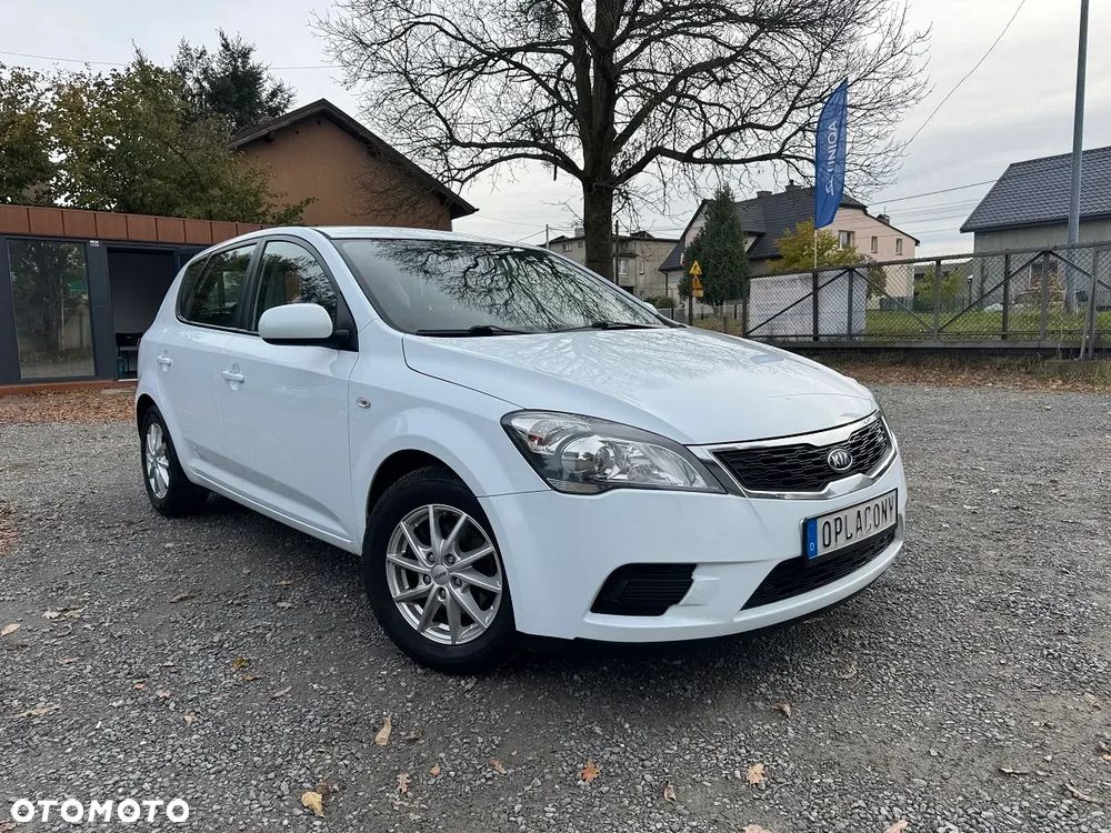 Kia Ceed - 16