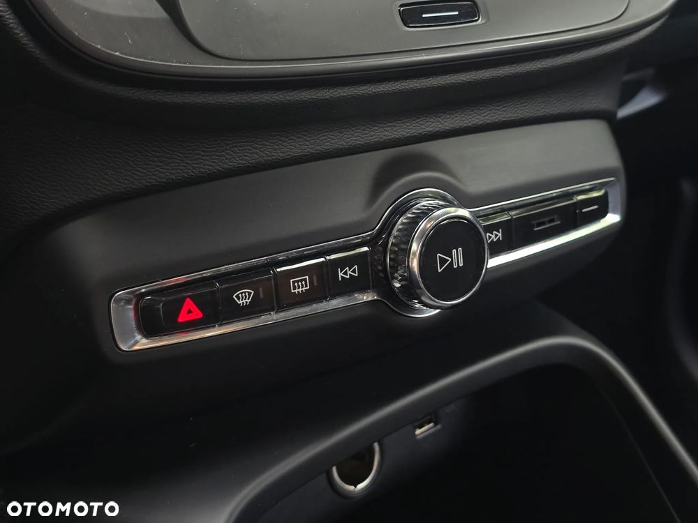 Volvo XC 40 D3 AWD Momentum Pro - 29