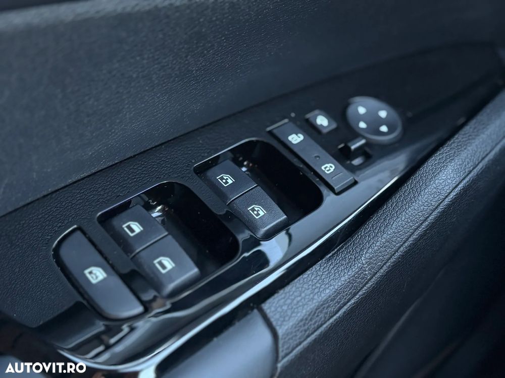 Kia Sportage 1.6 T-GDI MHEV 7DCT HP 4x2 Business Line - 29