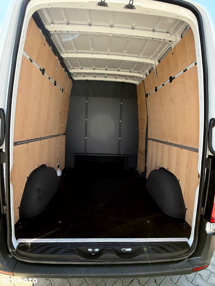 Mercedes-Benz Sprinter - 29