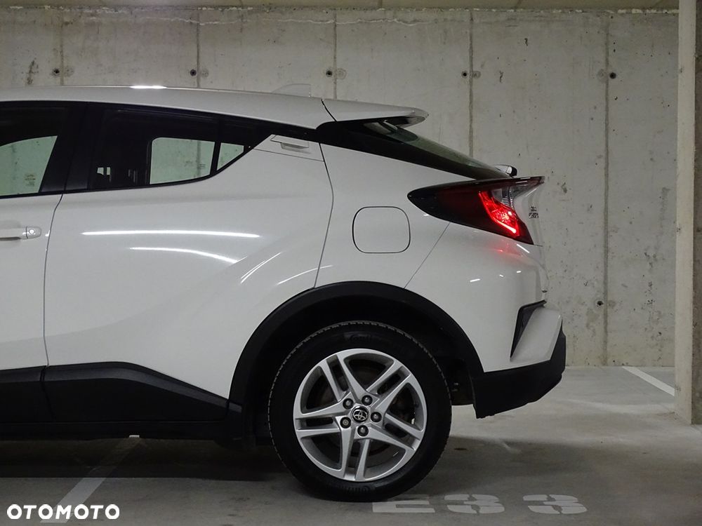 Toyota C-HR Business-Edition - 4