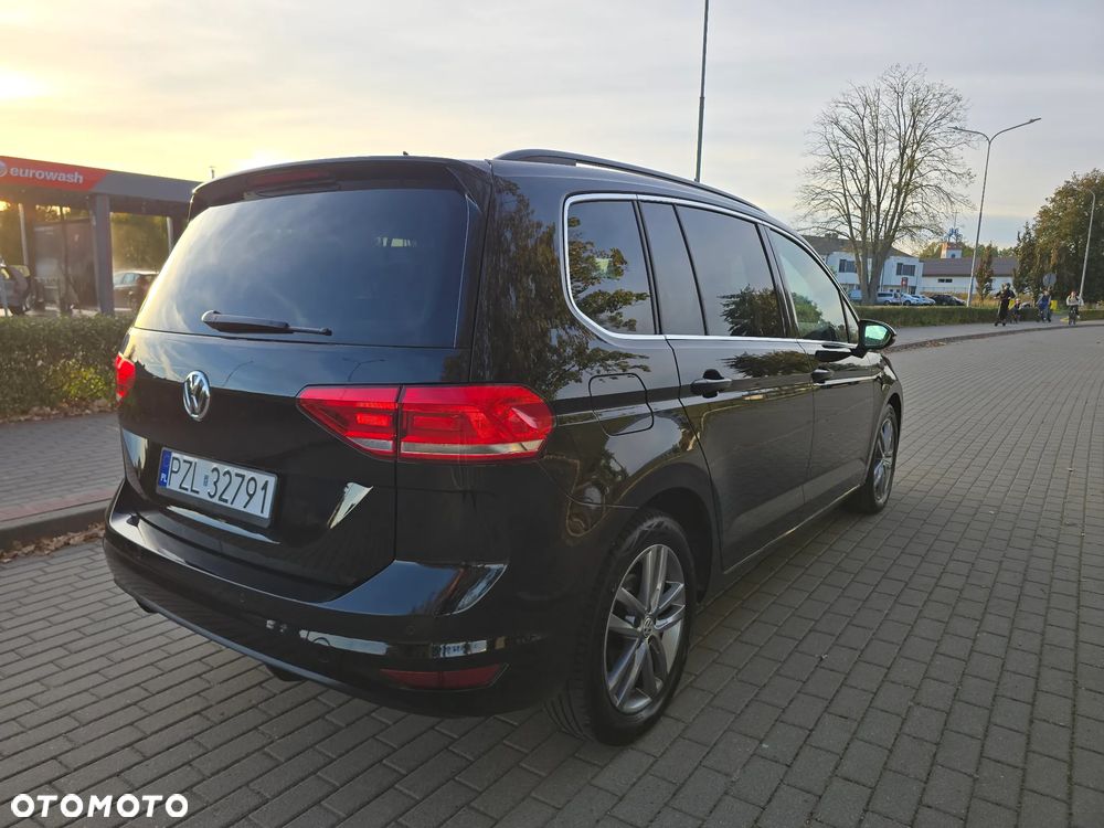 Volkswagen Touran - 4