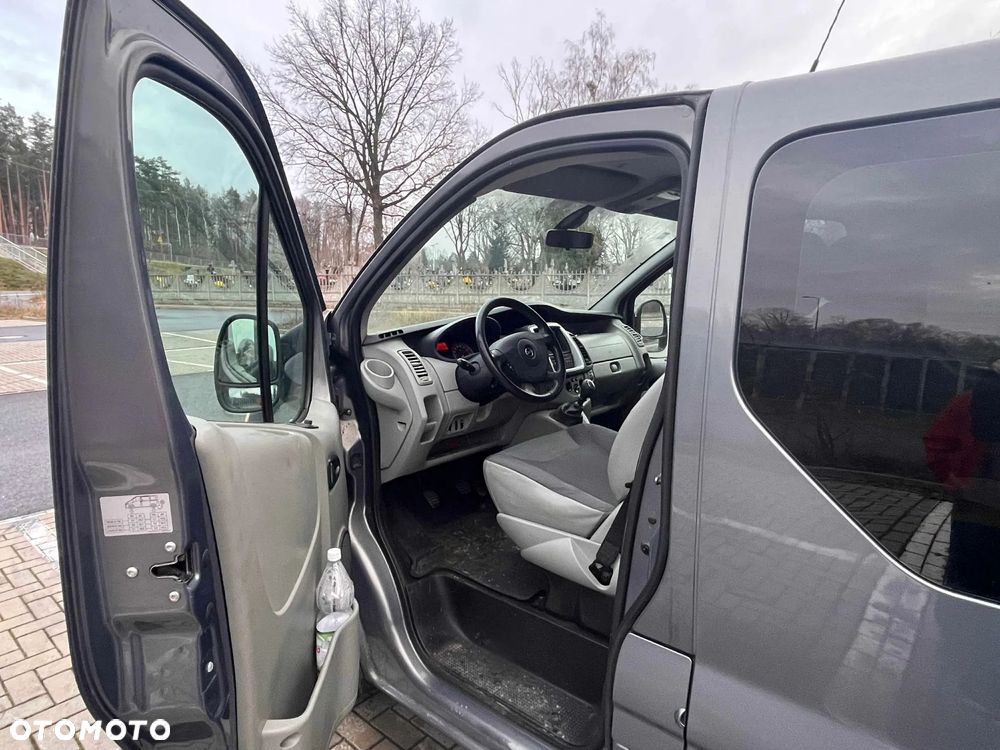 Opel Vivaro - 8