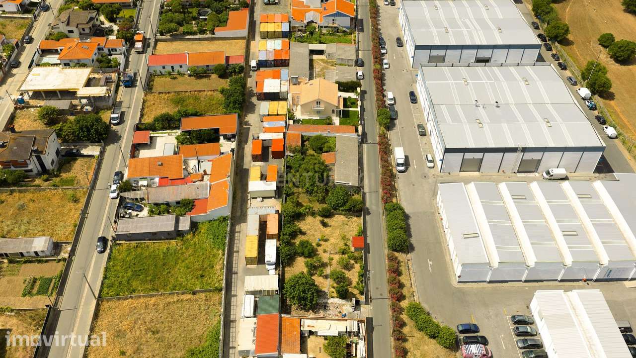 Lote Urbano para Construção de 2 Fogos T4 - Grande imagem: 2/16