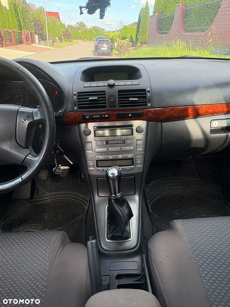 Toyota Avensis 2.0 VVT-i Prestige - 21