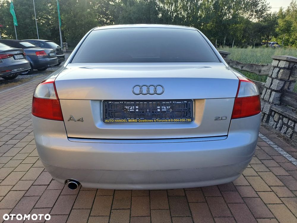 Audi A4 Limousine - 12