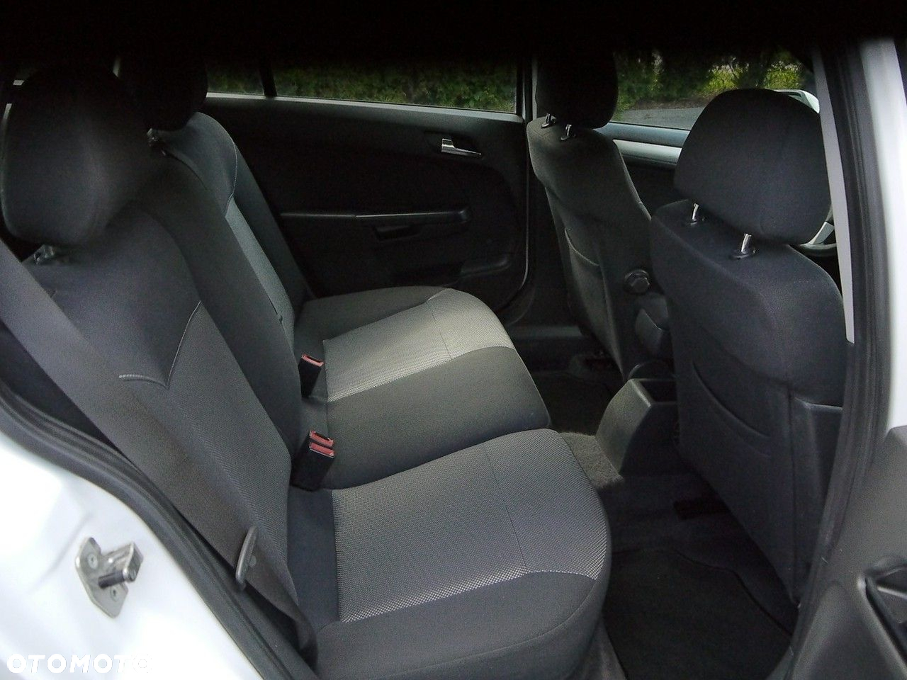 Opel Astra 1.6 Caravan Sport - 27
