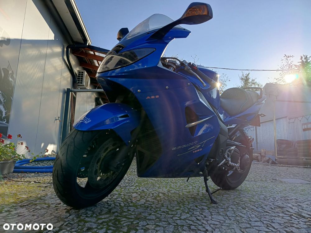 Triumph Sprint - 9