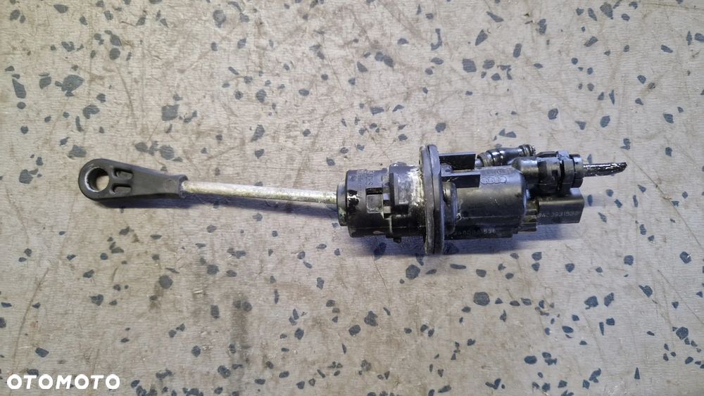 AUDI A4 B8 POMPKA SPRZĘGŁA 8K0907658D 8K1821401B - 1