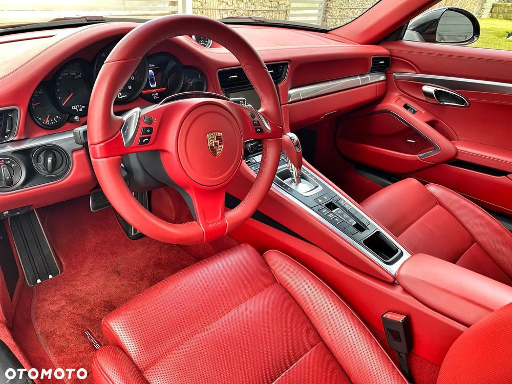 Porsche 911 Carrera 4 PDK - 8