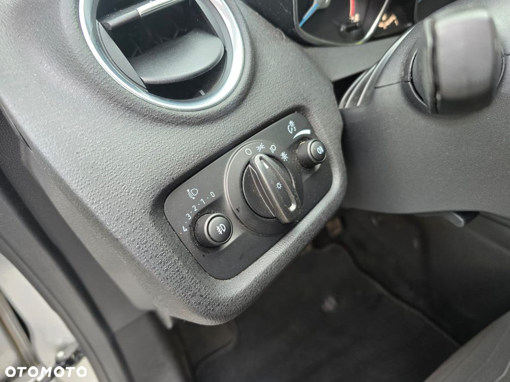 Ford Fiesta 1.0 EcoBoost Titanium X - 28