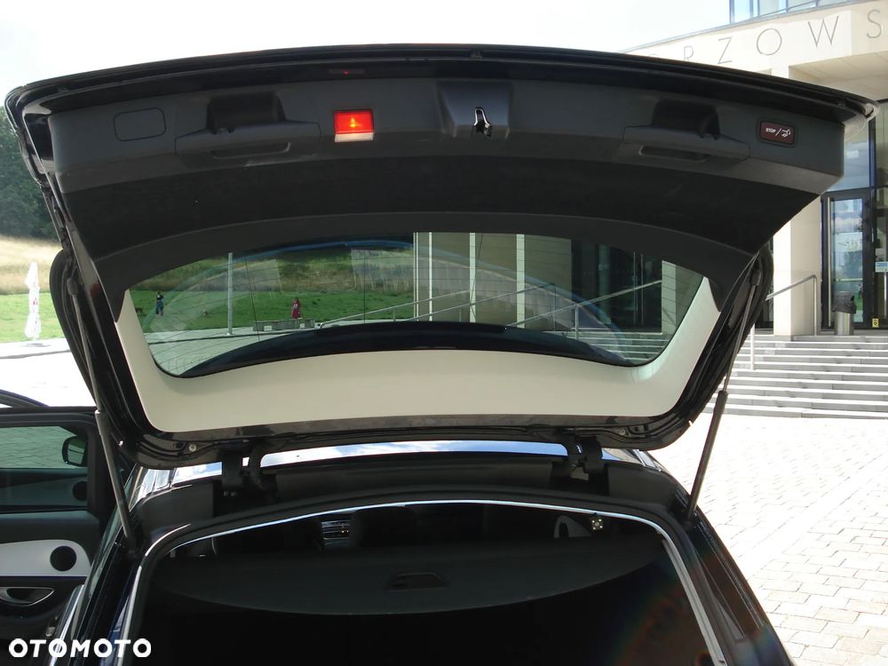 Mercedes-Benz Klasa E 220 d 9G-TRONIC Avantgarde - 17