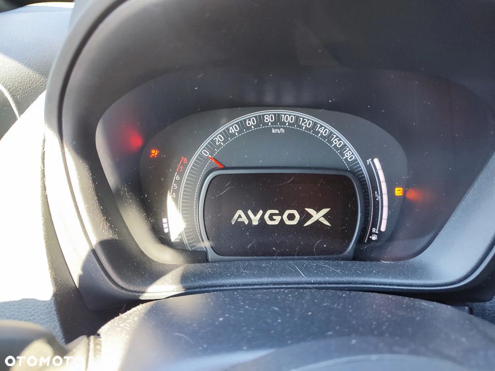 Toyota Aygo X Team D - 24