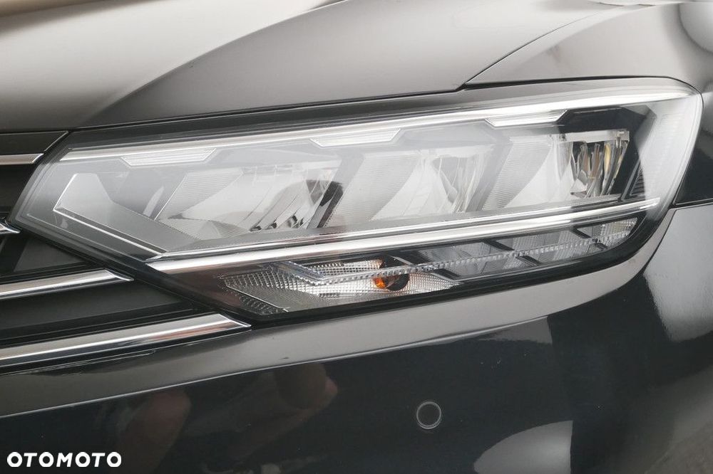 Volkswagen Passat Variant 2.0 TSI Business DSG - 13