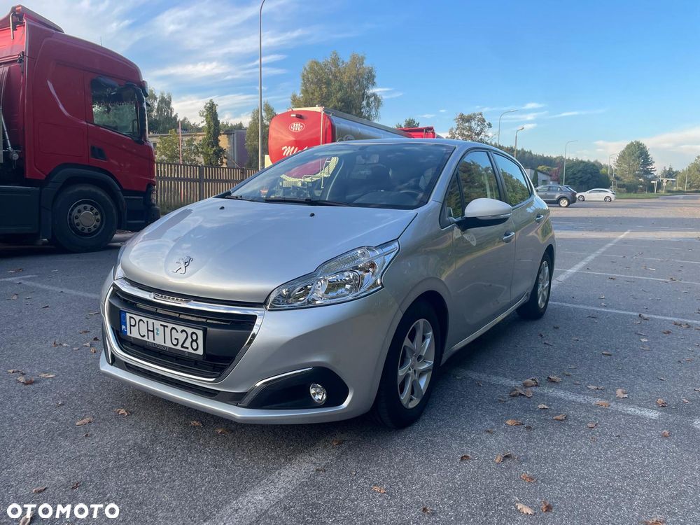 Peugeot 208 - 1