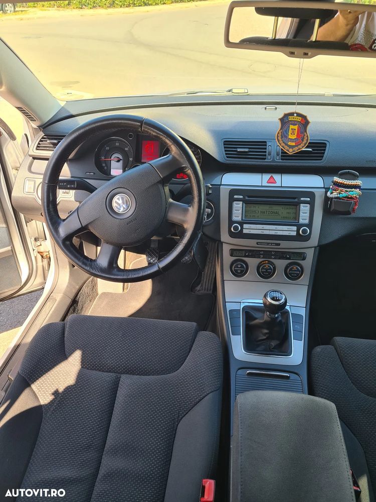 Volkswagen Passat 2.0 TDI Comfortline - 34