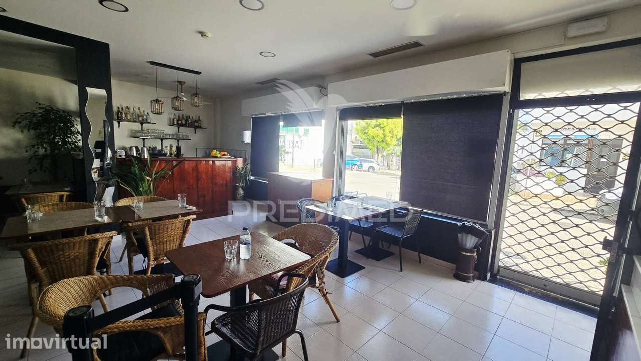 Trespasse de Restaurante Churrasqueira no Centro de Lagoa - Grande imagem: 5/18