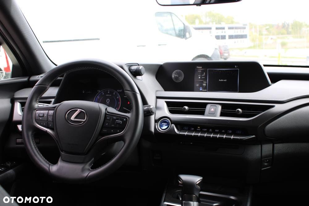 Lexus UX - 28