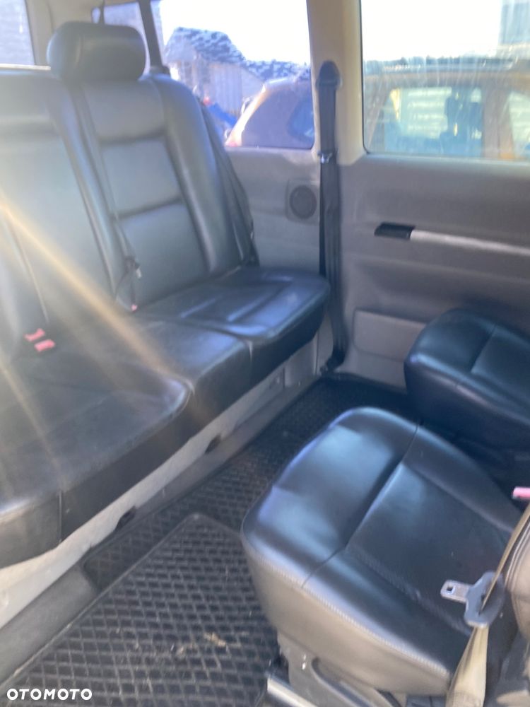 Volkswagen Caravelle - 7