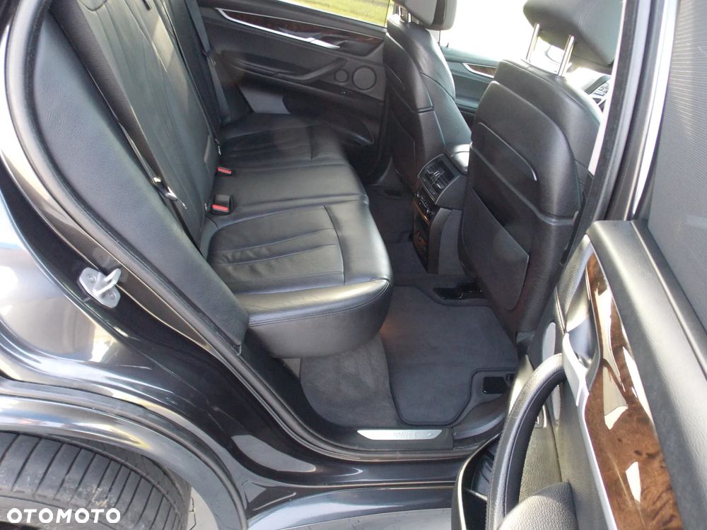 BMW X5 xDrive50i - 34