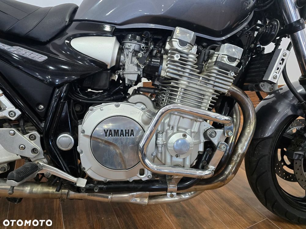 Yamaha XJR - 25