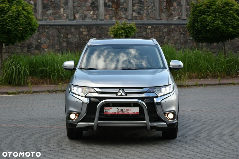 Mitsubishi Outlander - 2