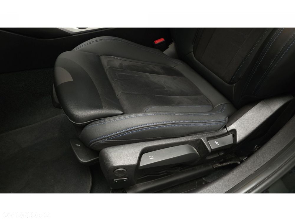 BMW Seria 3 320d xDrive mHEV M Sport - 19
