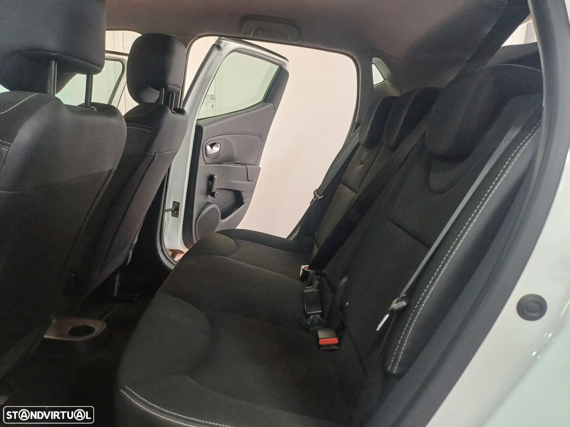 Renault Clio 1.5 dCi Dynamique S - 13