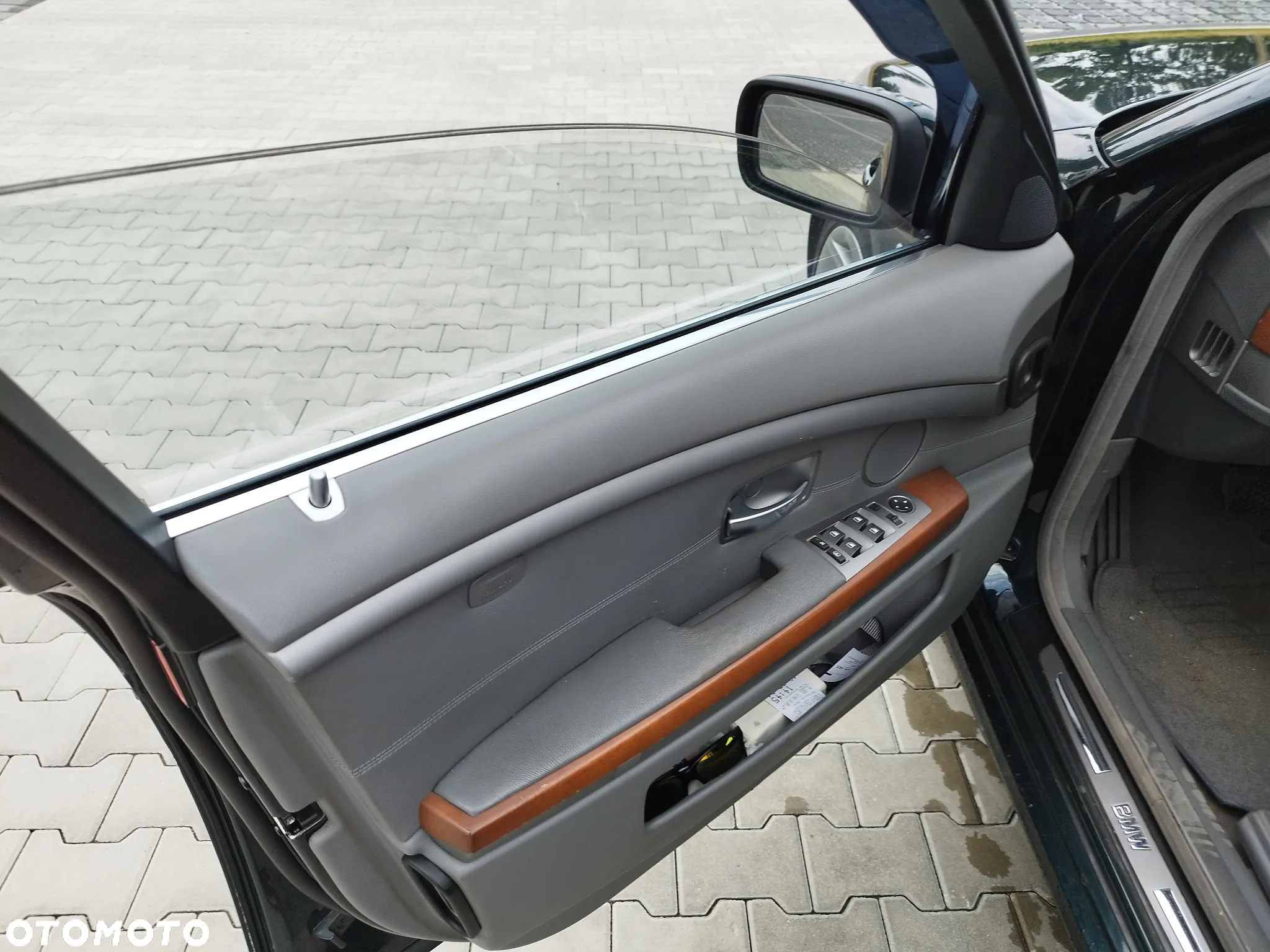 BMW Seria 7 745d - 14