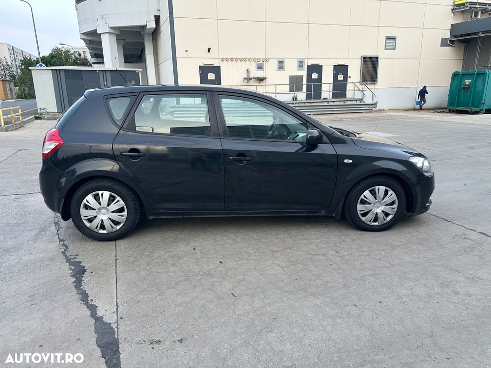 Kia Ceed - 6