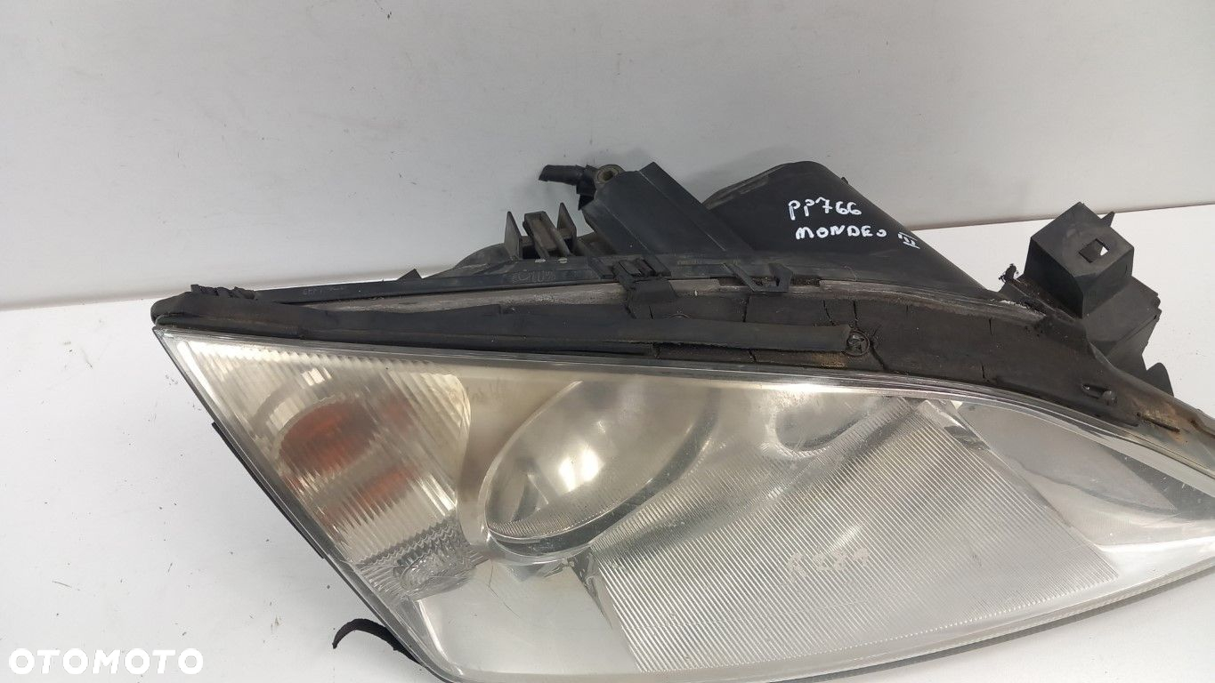 FORD MONDEO MK3 LAMPA PRZÓD PRAWA - 2