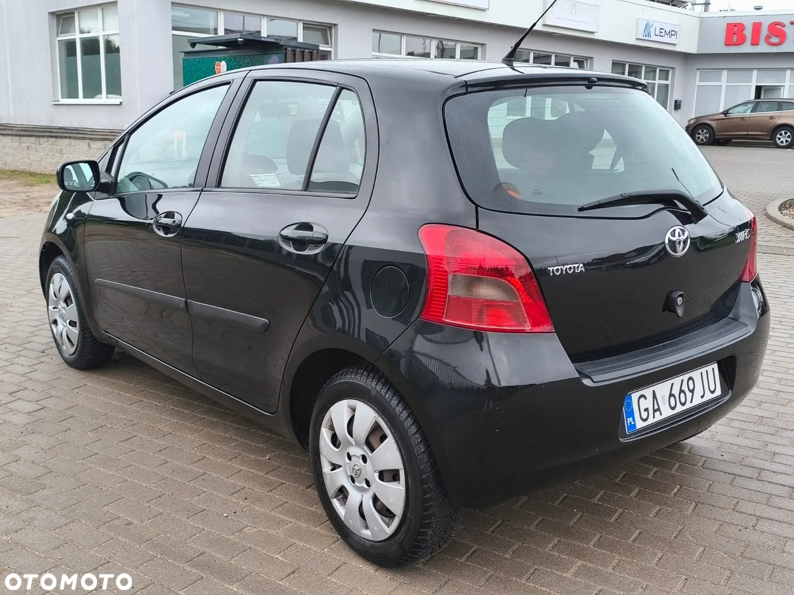 Toyota Yaris - 4