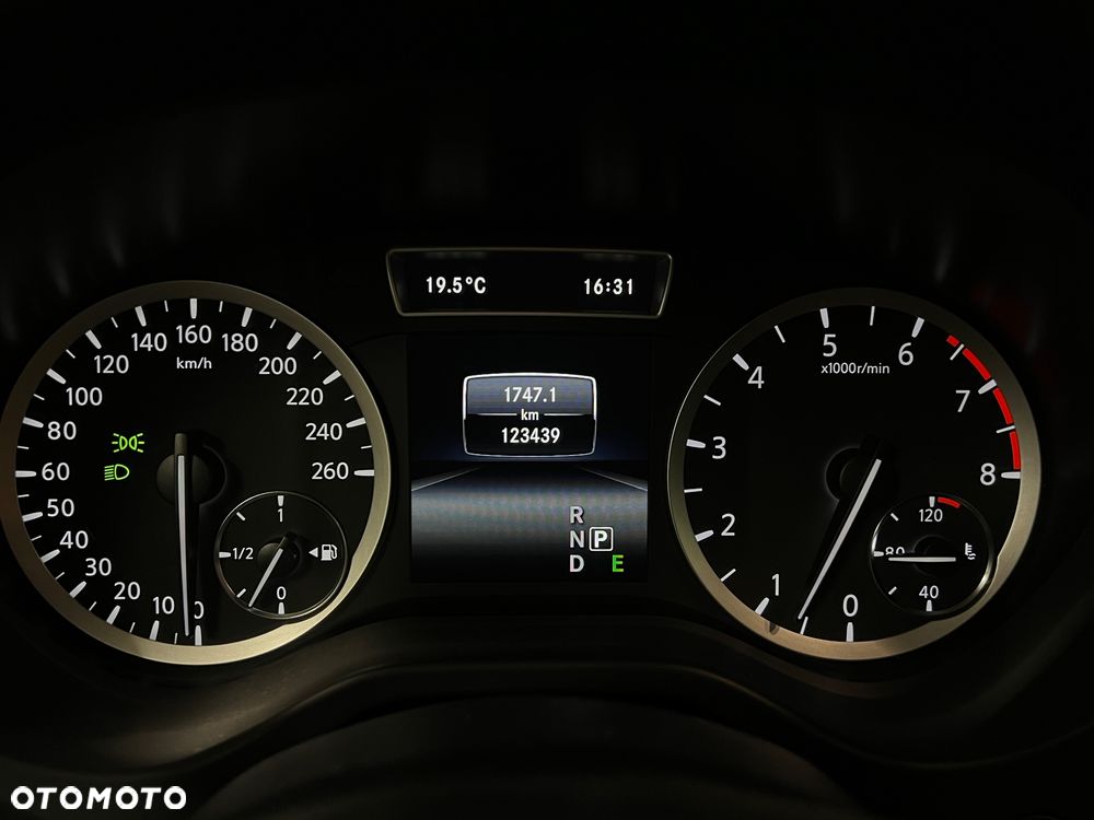 Infiniti Q30 1.6t Premium 7DCT - 32