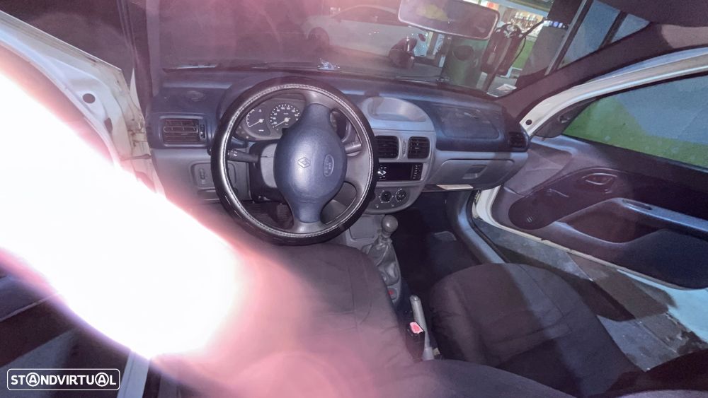 Renault Clio 1.2 - 9