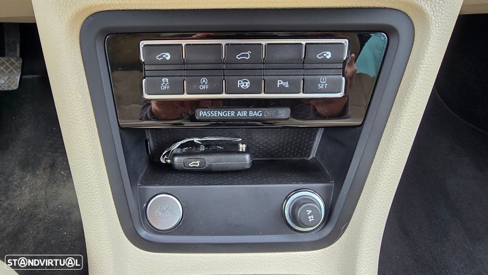 VW Sharan 2.0 TDI Blue Highline - 32