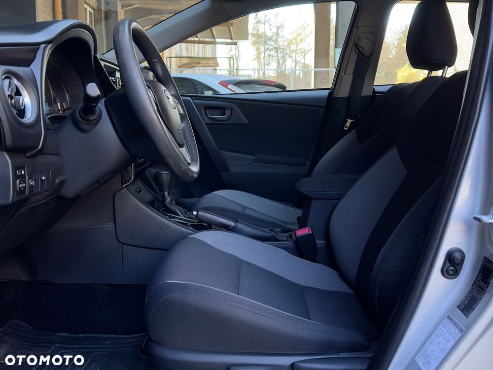 Toyota Auris - 17