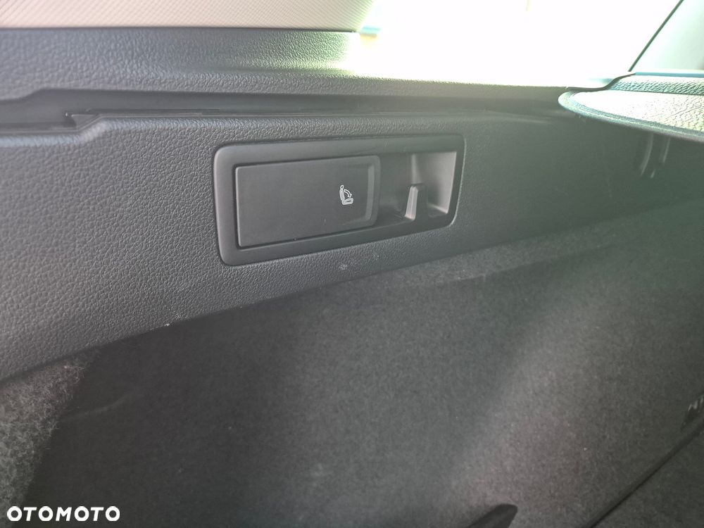 Volkswagen Passat 2.0 TDI SCR DSG Comfortline - 20