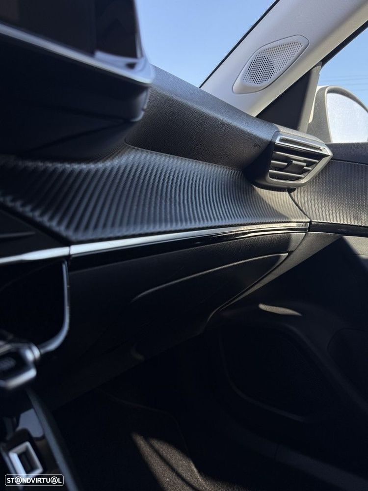 Peugeot 2008 1.2 PureTech Allure Pack EAT8 - 20