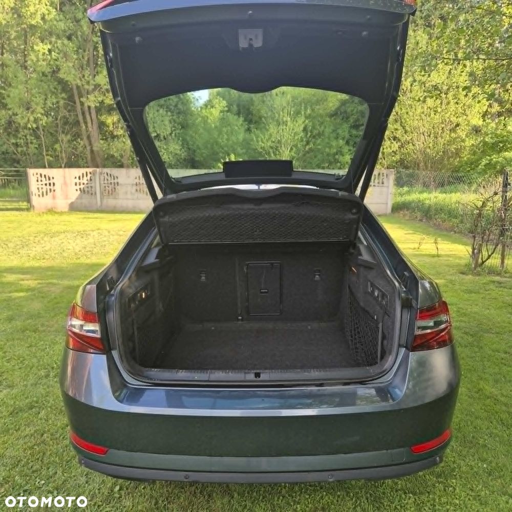 Skoda Superb 2.0 TDI L&K DSG - 5
