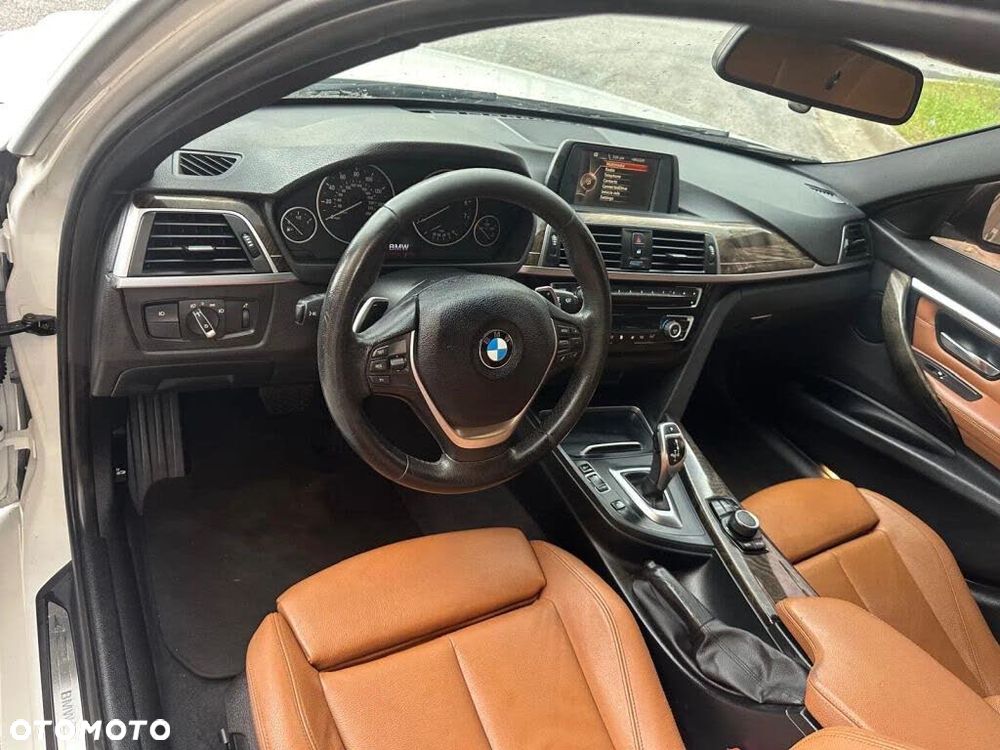 BMW Seria 3 330i - 8