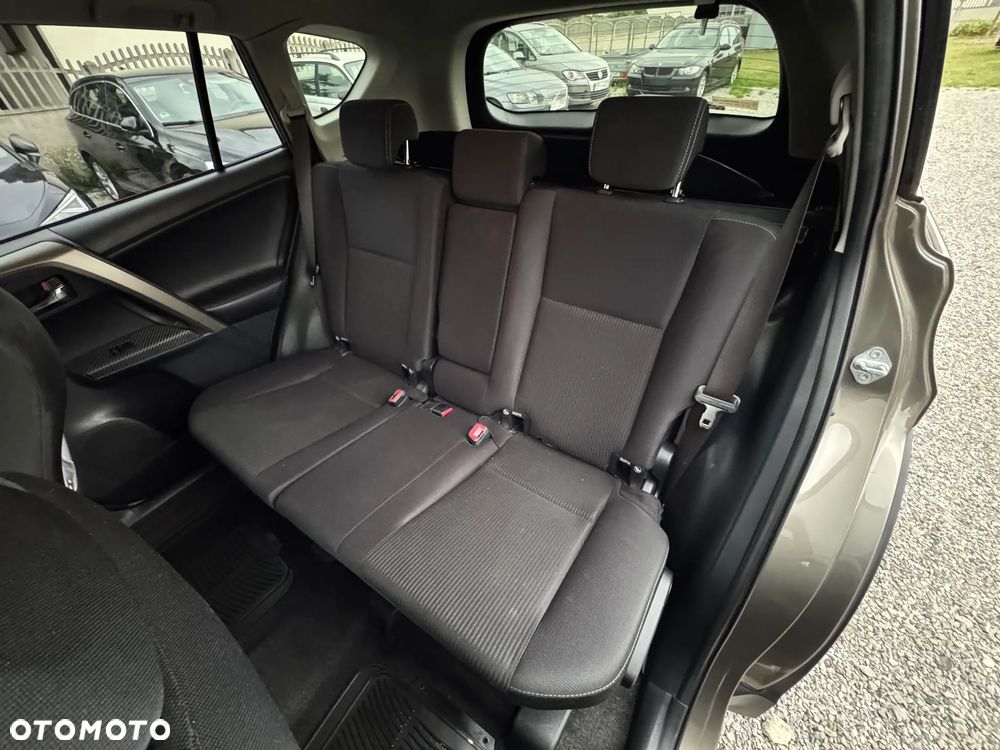 Toyota RAV4 2.0 D-4D Premium - 16