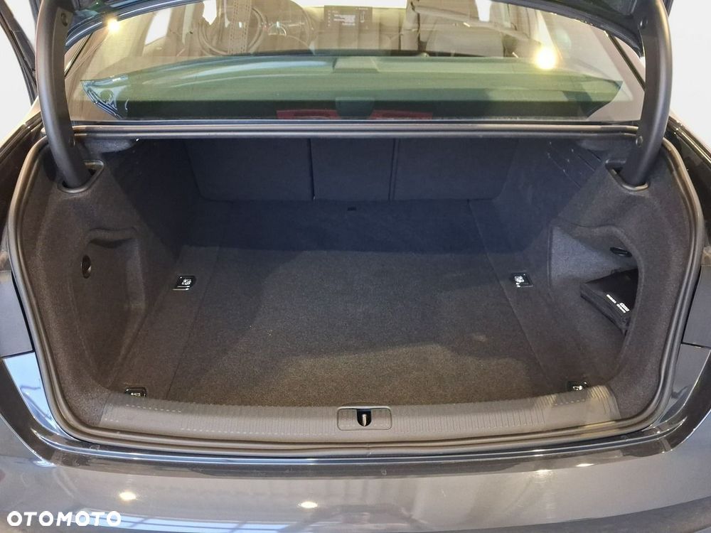 Audi A4 Limousine - 15