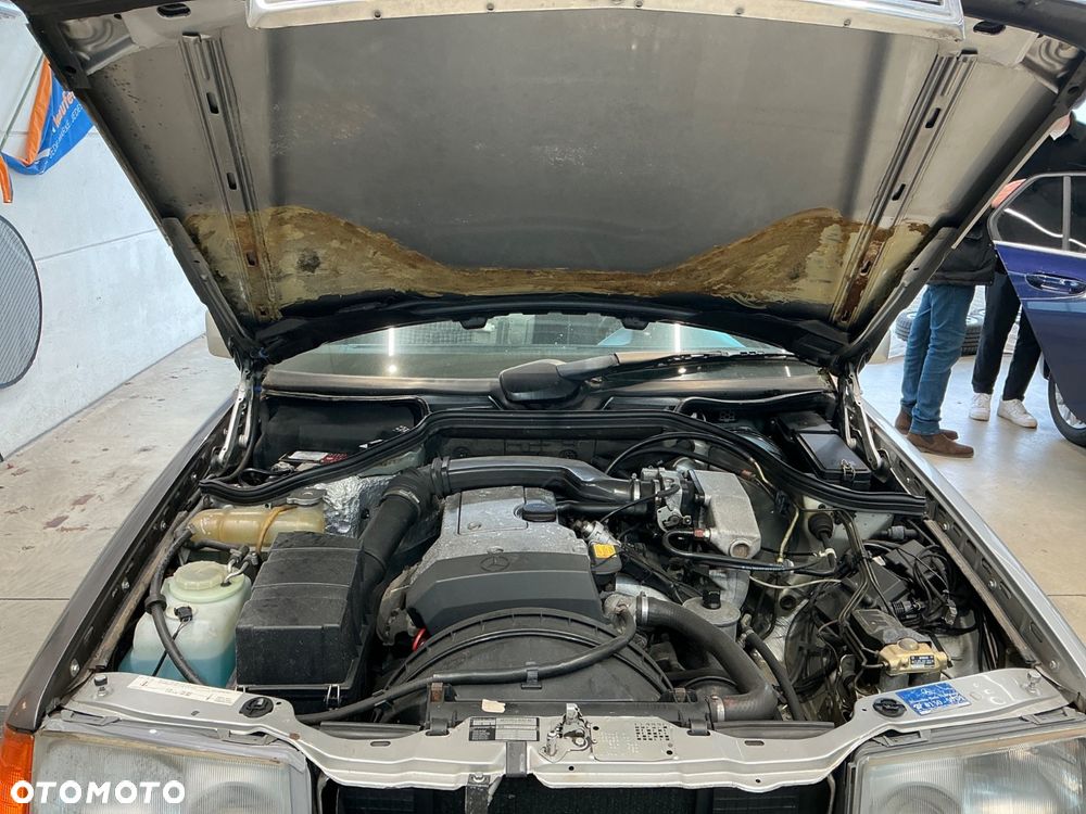 Mercedes-Benz W124 (1984-1993) - 21