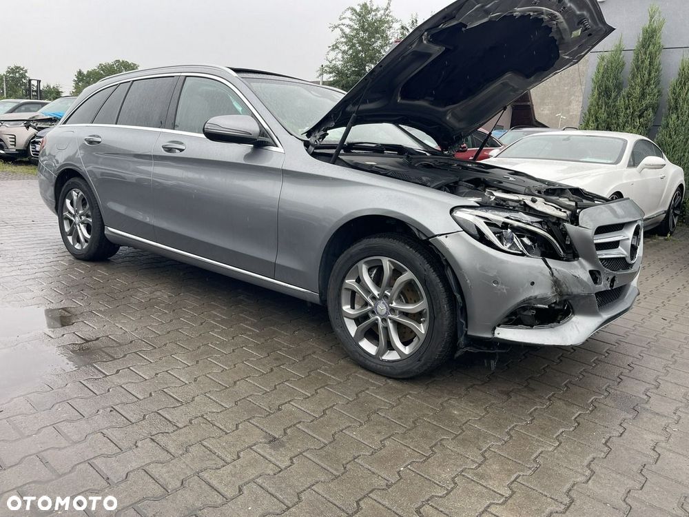 Mercedes-Benz Klasa C 400 4Matic 9G-TRONIC Avantgarde - 2